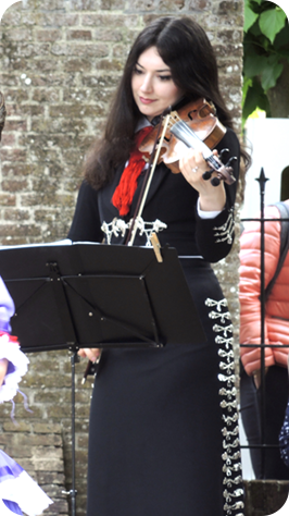 Julia Rusanowsky (The Netherlands)::violin background vocals Julia Rusanowsky Mariachi band huren |Mariachi Fiesta Mexicana voor uw huwelijk, Mexicaanse Mariachi boeken Mariachi Amsterdam