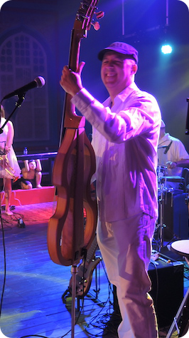 Jesus Hernandez (Cuba)::Bas, Background Vocals Salsa Band buchen Tropicaliente für Ihre Hochzeit, Geburtstag Firmenfeier, Festival / Cover Band / Tropical Band mieten Südamerikanische Musikverleih Stuttgart Bayern