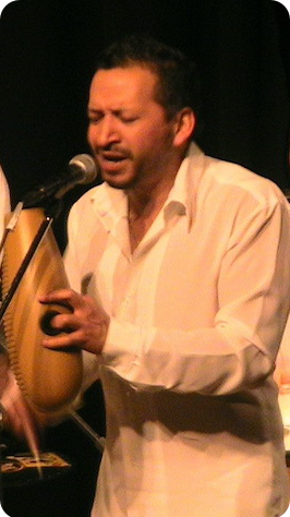 Paul Lovato (Ecuador)::Background Vocals, maracas paul lobato sabor latino
