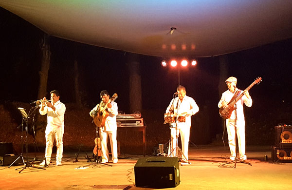 Sabor Latino Cuarteto:: Latin band boeken | SABOR LATINO voor uw bruiloft, bedrijfsfeest, verjaardag / latin live muziek / Salsa band/ Mariachi huren