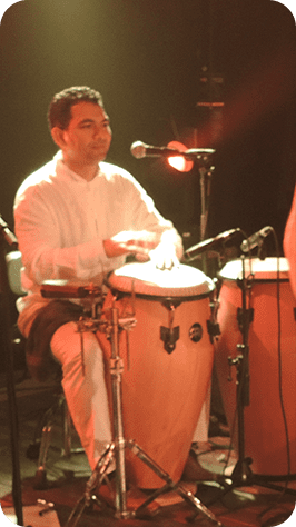 Jose Cerezo (Venezuela)::Congas Salsa Band buchen Tropicaliente für Ihre Hochzeit, Geburtstag Firmenfeier, Festival / Cover Band / Tropical Band mieten Südamerikanische Musikverleih Stuttgart Bayern